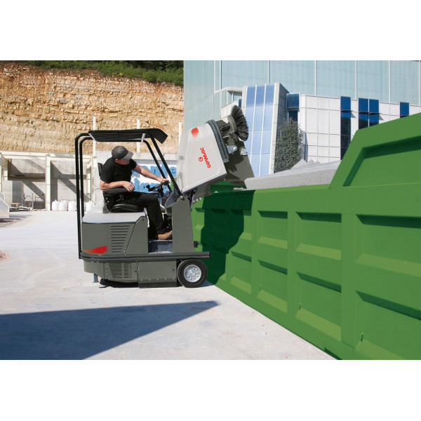 Подметальная машина с сиденьем для оператора Comac CS 100 D